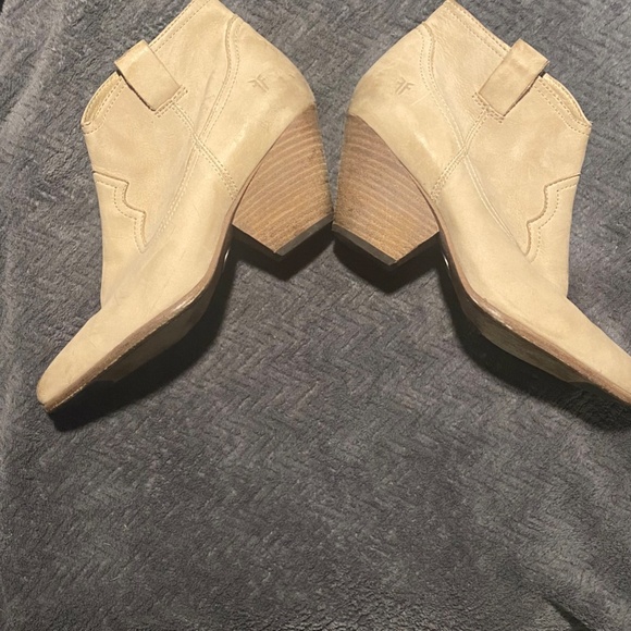 Frye Reina Bootie Women's 8.5 Nubuck Ash - Picture 6 of 7